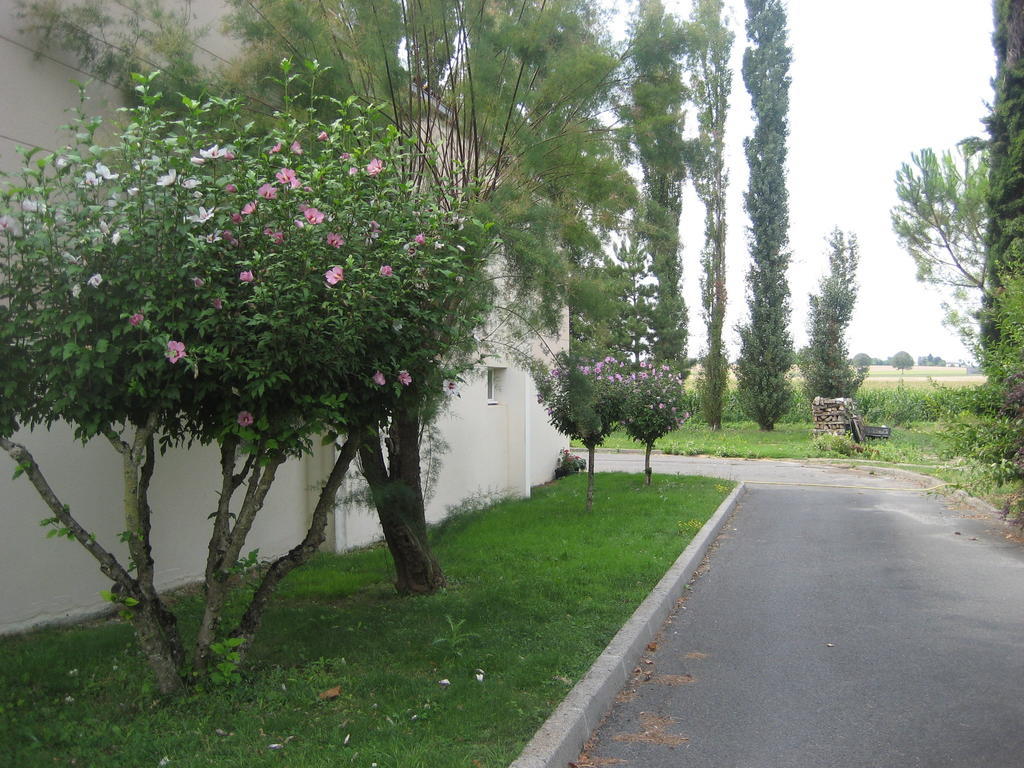 Hotel Bon Repos Barbezieux-Saint-Hilaire Exterior photo