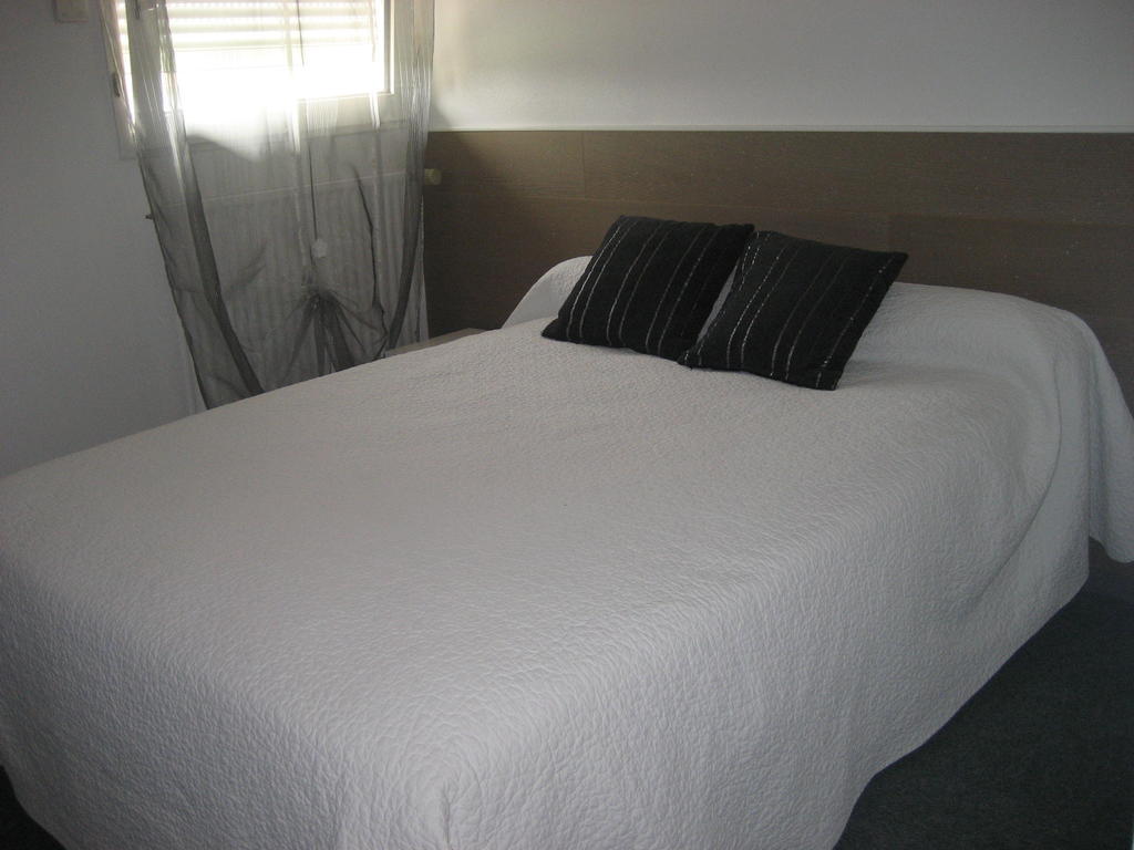 Hotel Bon Repos Barbezieux-Saint-Hilaire Room photo